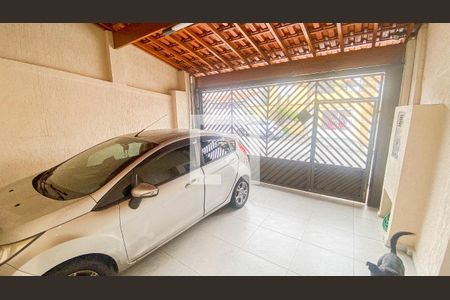 Casa à venda com 120m², 4 quartos e 2 vagas Casa à venda com 120m², 4 quartos e 2 vagasGaragem