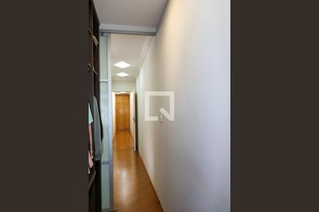Casa à venda com 400m², 4 quartos e 8 vagasCloset da Suíte 2