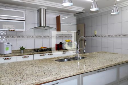 Casa à venda com 400m², 4 quartos e 8 vagasCozinha