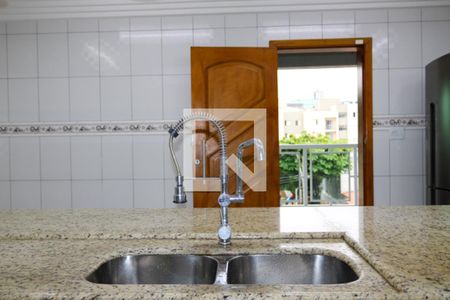 Casa à venda com 400m², 4 quartos e 8 vagasCozinha