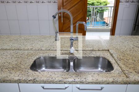 Casa à venda com 400m², 4 quartos e 8 vagasCozinha