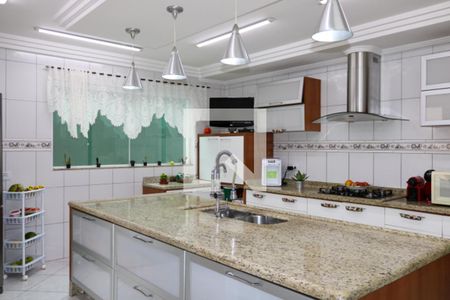 Casa à venda com 400m², 4 quartos e 8 vagasCozinha