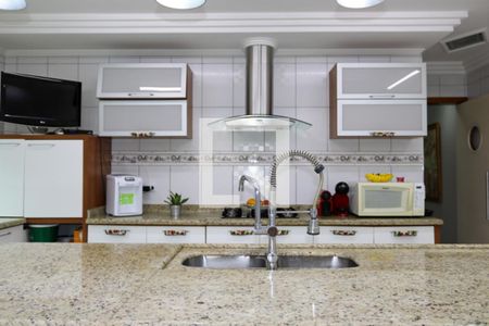 Casa à venda com 400m², 4 quartos e 8 vagasCozinha