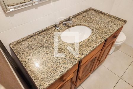 Casa à venda com 140m², 3 quartos e 2 vagasBanheiro da Suíte