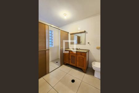 Casa à venda com 140m², 3 quartos e 2 vagasBanheiro da Suíte