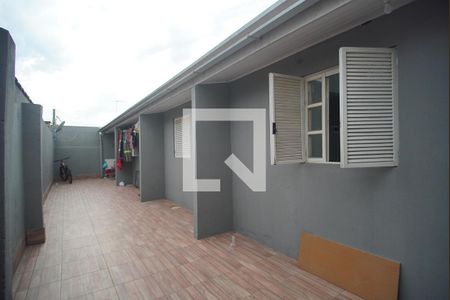 Casa à venda com 160m², 6 quartos e sem vaga Casa à venda com 160m², 6 quartos e sem vagaQuintal