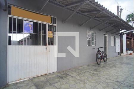 Casa à venda com 160m², 6 quartos e sem vaga Casa à venda com 160m², 6 quartos e sem vagaFachada