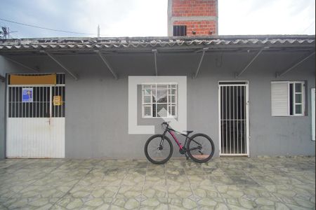 Casa à venda com 160m², 6 quartos e sem vaga Casa à venda com 160m², 6 quartos e sem vagaFachada