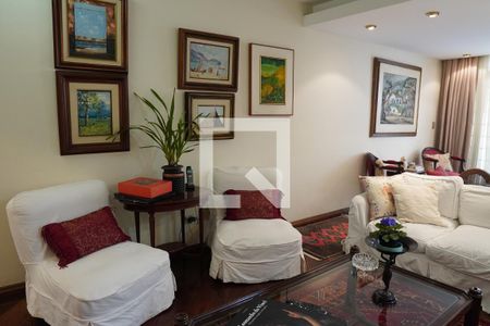 Casa à venda com 278m², 3 quartos e 3 vagasSala de TV