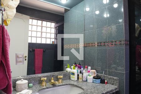 Casa à venda com 278m², 3 quartos e 3 vagasBanheiro Suite 2