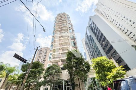 Apartamento à venda com 42m², 1 quarto e 1 vaga Apartamento à venda com 42m², 1 quarto e 1 vagaFachada