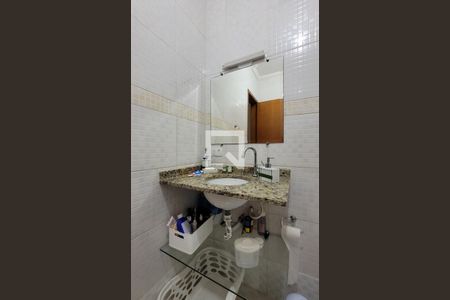 Casa à venda com 110m², 3 quartos e 2 vagasBanheiro