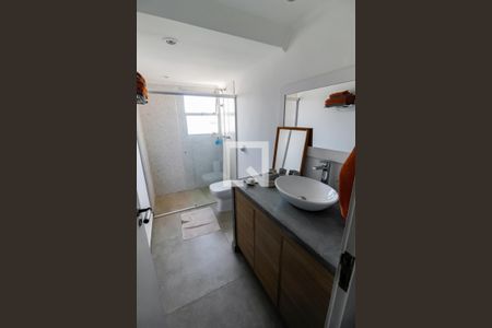 Apartamento à venda com 220m², 3 quartos e 2 vagas Apartamento à venda com 220m², 3 quartos e 2 vagasBanheiro Corredor