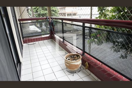 Apartamento à venda com 95m², 4 quartos e 1 vagaQuarto 2 varanda