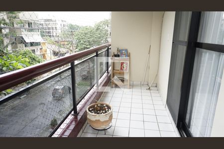 Apartamento à venda com 95m², 4 quartos e 1 vagaQuarto 2 varanda