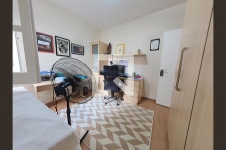 Casa à venda com 350m², 5 quartos e 5 vagas Casa à venda com 350m², 5 quartos e 5 vagasQuarto 4