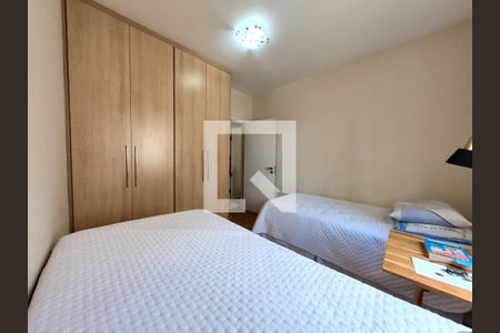 Casa à venda com 350m², 5 quartos e 5 vagas Casa à venda com 350m², 5 quartos e 5 vagasQuarto 3