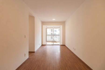 Sala de apartamento para alugar com 3 quartos, 76m² em Jardim Tupanci, Barueri