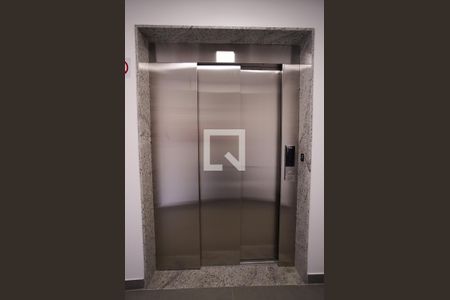 Apartamento à venda com 136m², 3 quartos e 3 vagas Apartamento à venda com 136m², 3 quartos e 3 vagasElevador