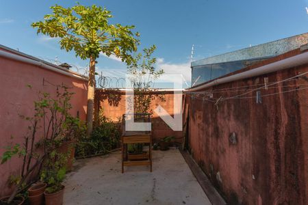 Casa de condomínio à venda com 67m², 2 quartos e 1 vagaQuintal