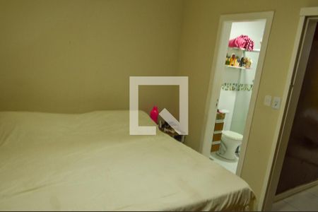 Casa de condomínio à venda com 21m², 3 quartos e 3 vagas Casa de condomínio à venda com 21m², 3 quartos e 3 vagasSuíte 2