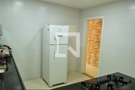 Casa de condomínio à venda com 21m², 3 quartos e 3 vagas Casa de condomínio à venda com 21m², 3 quartos e 3 vagasCozinha