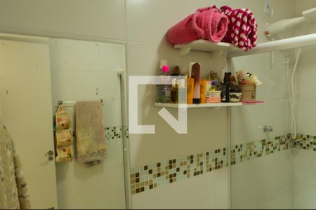 Casa de condomínio à venda com 21m², 3 quartos e 3 vagas Casa de condomínio à venda com 21m², 3 quartos e 3 vagasBanheiro da Suíte 2