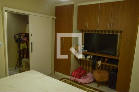 Casa de condomínio à venda com 21m², 3 quartos e 3 vagas Casa de condomínio à venda com 21m², 3 quartos e 3 vagasSuíte 2