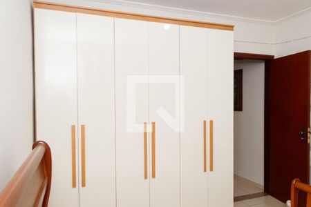 Casa à venda com 262m², 4 quartos e 5 vagas Casa à venda com 262m², 4 quartos e 5 vagasQuarto 3