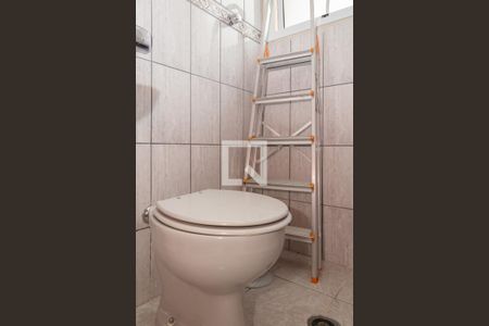 Casa à venda com 262m², 4 quartos e 5 vagas Casa à venda com 262m², 4 quartos e 5 vagasBanheiro do Quarto de Serviço