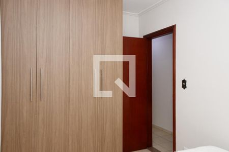 Casa à venda com 262m², 4 quartos e 5 vagas Casa à venda com 262m², 4 quartos e 5 vagasQuarto 1
