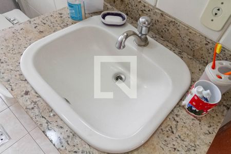 Casa à venda com 215m², 3 quartos e 3 vagas Casa à venda com 215m², 3 quartos e 3 vagasBanheiro da suíte