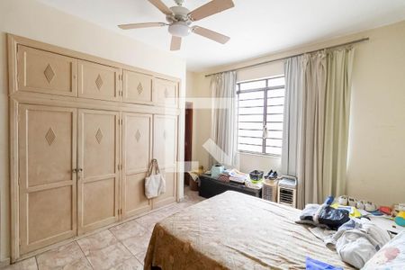 Casa à venda com 215m², 3 quartos e 3 vagas Casa à venda com 215m², 3 quartos e 3 vagasSuite