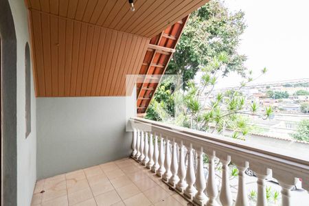 Casa à venda com 215m², 3 quartos e 3 vagas Casa à venda com 215m², 3 quartos e 3 vagasVaranda da sala 2