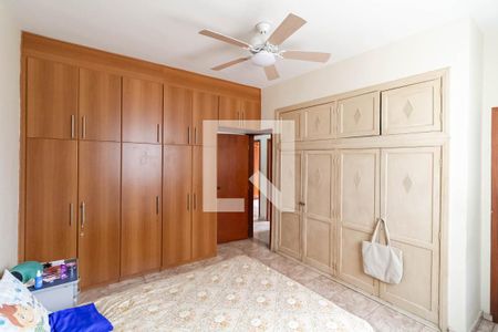 Casa à venda com 215m², 3 quartos e 3 vagas Casa à venda com 215m², 3 quartos e 3 vagasSuite