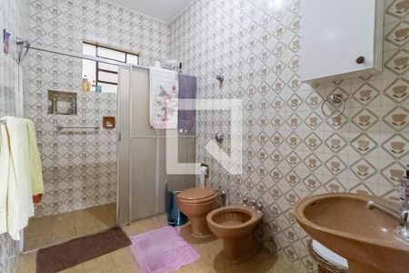 Casa à venda com 215m², 3 quartos e 3 vagas Casa à venda com 215m², 3 quartos e 3 vagasBanheiro social