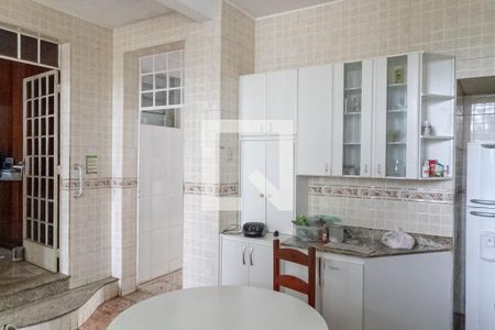 Casa à venda com 215m², 3 quartos e 3 vagas Casa à venda com 215m², 3 quartos e 3 vagasCozinha