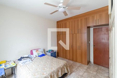 Casa à venda com 215m², 3 quartos e 3 vagas Casa à venda com 215m², 3 quartos e 3 vagasSuite
