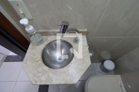 Casa à venda com 88m², 2 quartos e 2 vagasLavabo