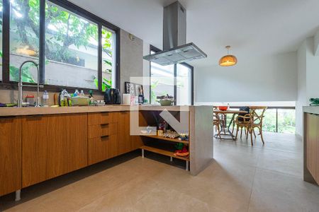 Casa à venda com 370m², 4 quartos e 4 vagasCozinha