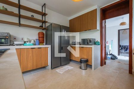 Casa à venda com 370m², 4 quartos e 4 vagasCozinha