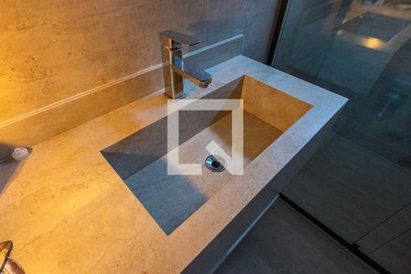 Casa à venda com 370m², 4 quartos e 4 vagasSuíte 1 - Banheiro