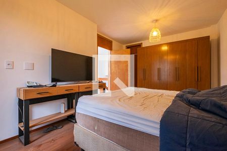 Casa à venda com 370m², 4 quartos e 4 vagasSuíte 2