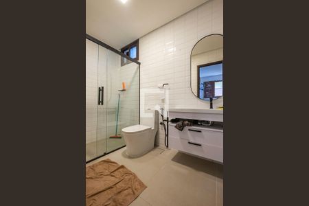 Casa à venda com 370m², 4 quartos e 4 vagasÁrea de Serviço - Banheiro