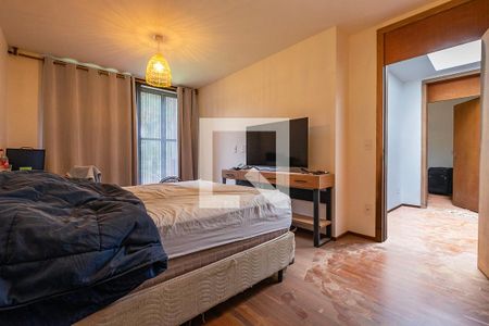 Casa à venda com 370m², 4 quartos e 4 vagasSuíte 2