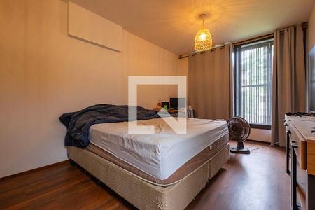 Casa à venda com 370m², 4 quartos e 4 vagasSuíte 2