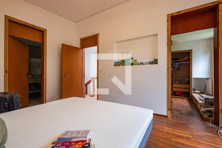 Casa à venda com 370m², 4 quartos e 4 vagasSuíte 3