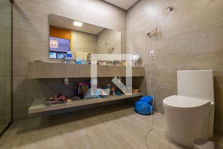 Casa à venda com 370m², 4 quartos e 4 vagasSuíte 3 - Banheiro