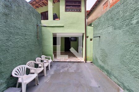 Casa à venda com 200m², 4 quartos e 2 vagas Casa à venda com 200m², 4 quartos e 2 vagasÁrea de Serviço