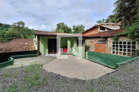 Casa à venda com 200m², 4 quartos e 2 vagas Casa à venda com 200m², 4 quartos e 2 vagasQuintal
